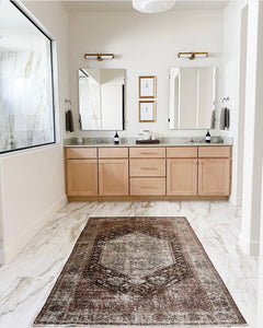 Why a Vintage Rug is the Perfect Addition to Your Bathroom